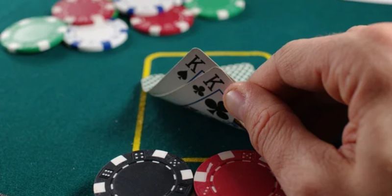 Chơi bài bửu tiện lợi tại nhà cái FB88